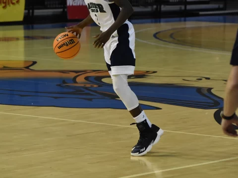 Boy's Varsity Basketball